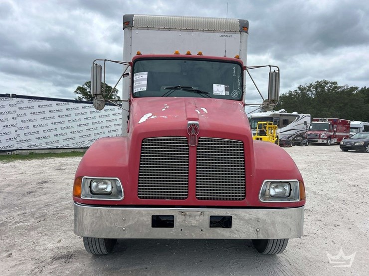 2002-kenworth-t300-image-38