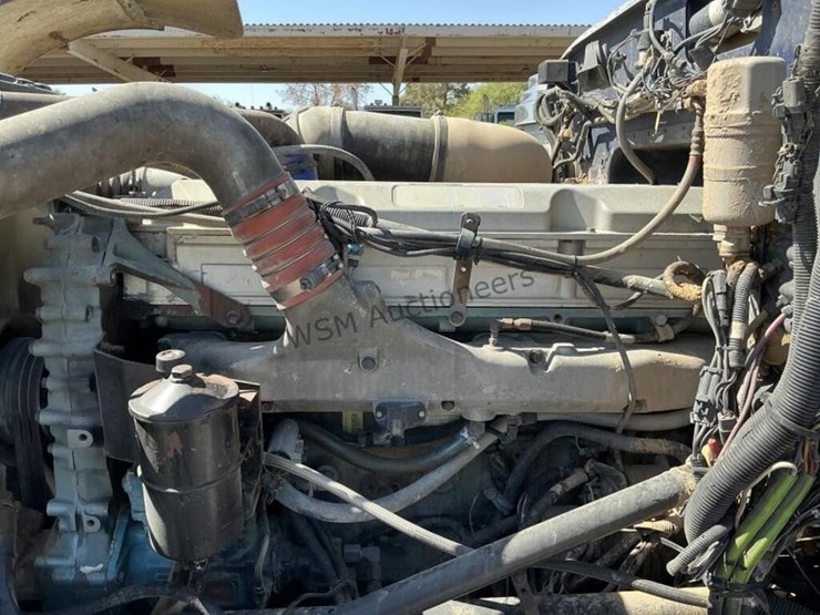 2001-peterbilt-379-image-14