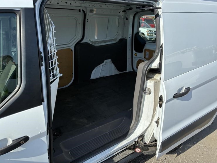 2020-ford-transit-connect-image-13