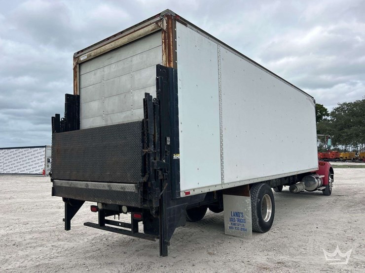2002-kenworth-t300-image-3