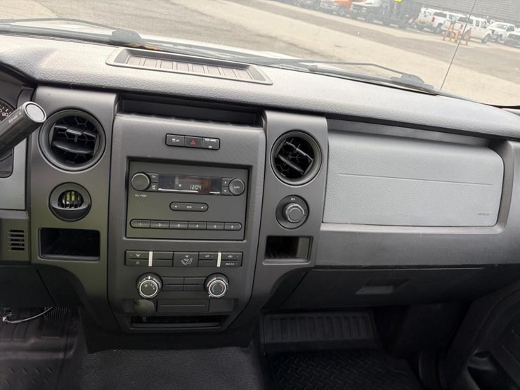 2013-ford-f150-xl-image-13
