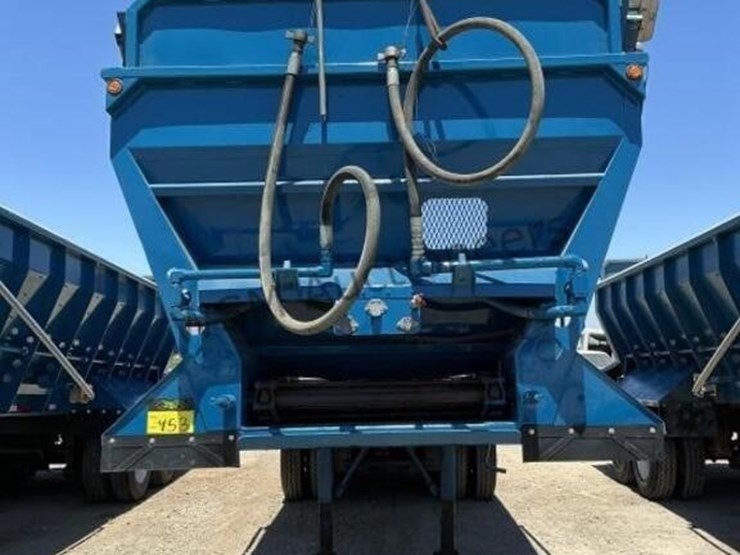 2014-versa-v-bottom-spreader-trailer-image-2
