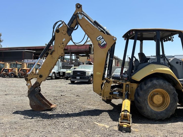 2022-caterpillar-430-image-15