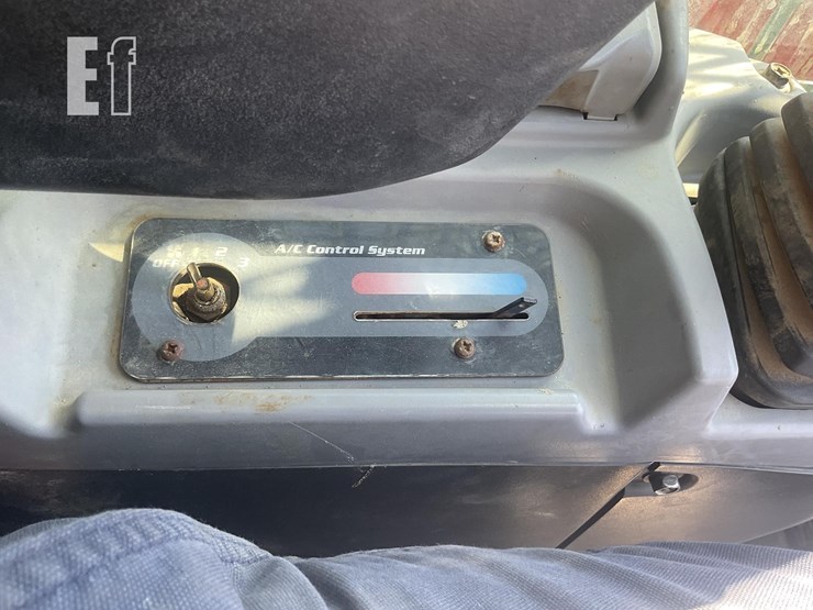 2016-kubota-svl75-2-image-19