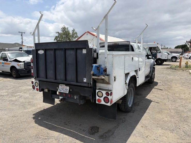 2011-ford-f450-image-3