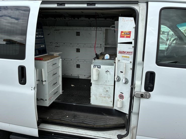 2008-chevrolet-express-3500-image-10