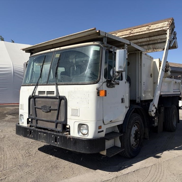 2011 AUTOCAR XPEDITOR