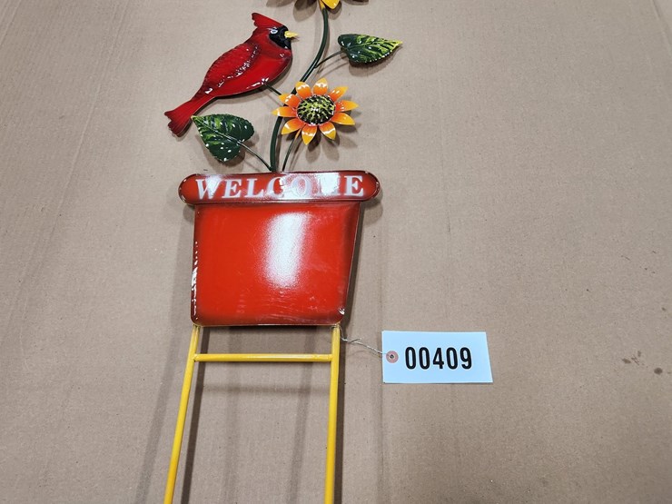 #409-•-sunflower-cardinal-stake-image-1