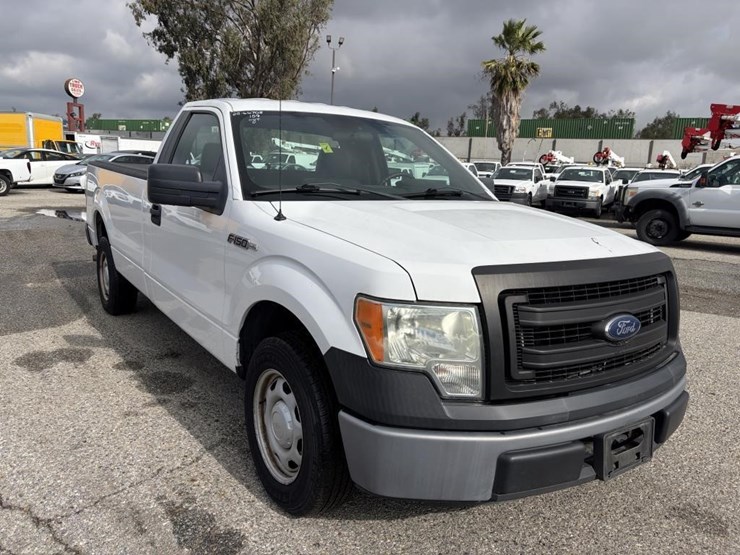 2013-ford-f150-xl-image-2