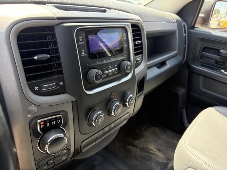 2016-dodge-ram-1500-image-17