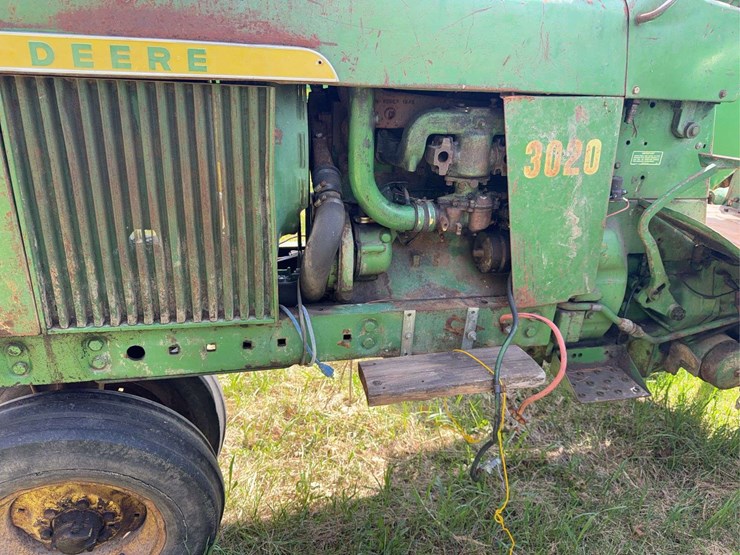 john-deere-3020-image-17