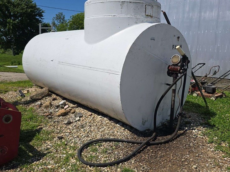 3600-gallon-fuel-tank-with-pump-image-1