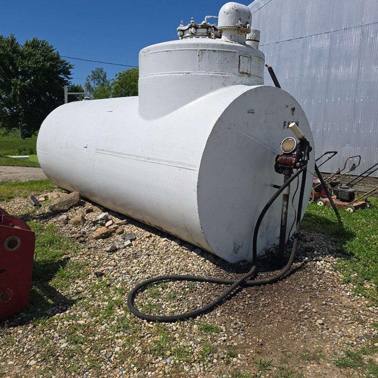3600 Gallon Fuel Tank with pump