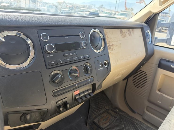 2010-ford-f450-image-18