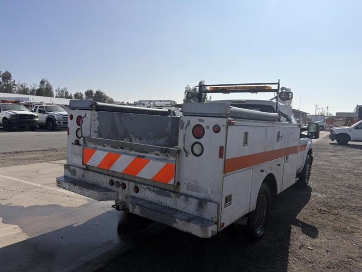 2014-ford-f350-sd-image-3