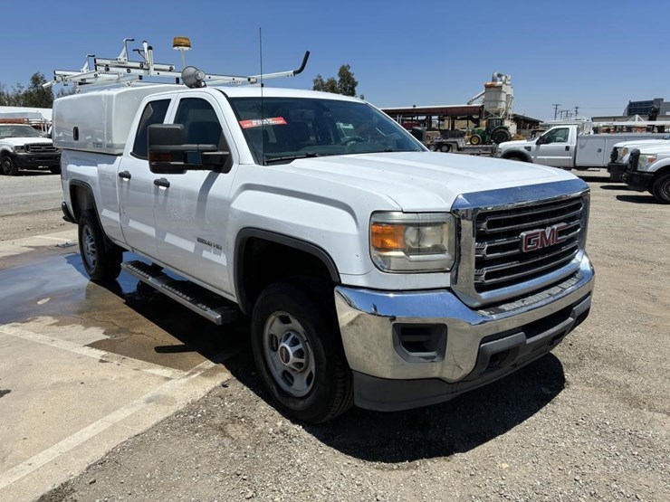 2015-gmc-2500-image-2
