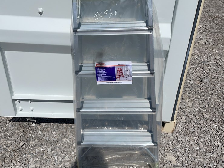 folding-step-ladder-image-1