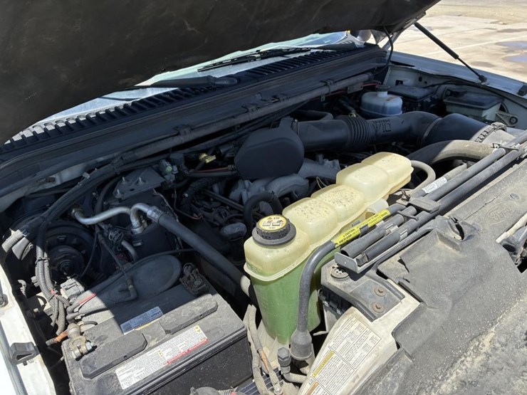 2001-ford-f450-image-17