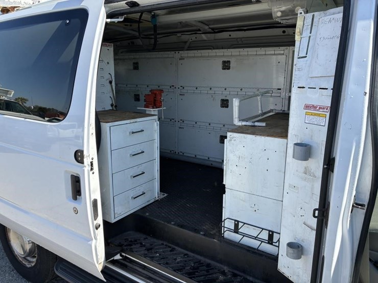 2006-ford-e350-image-11