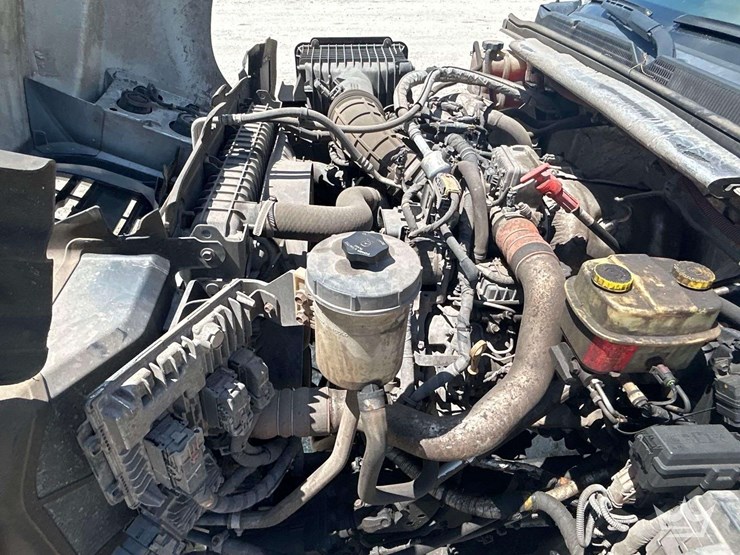 2020-chevrolet-silverado-5500hd-image-7