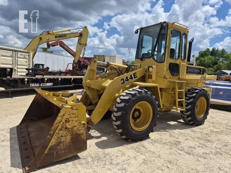 1989-deere-344e-image-1