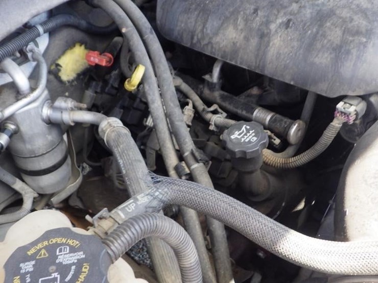 2004-chevrolet-3500-image-25