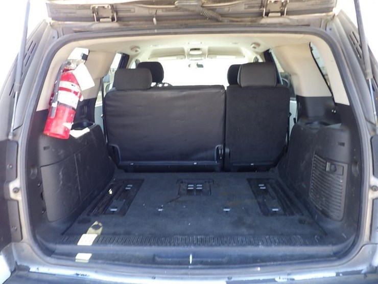 2008-chevrolet-tahoe-image-17