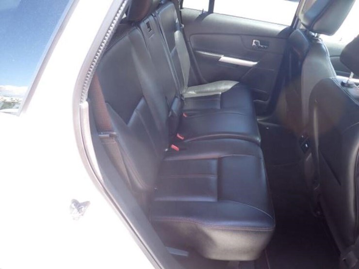 2011-ford-edge-image-42