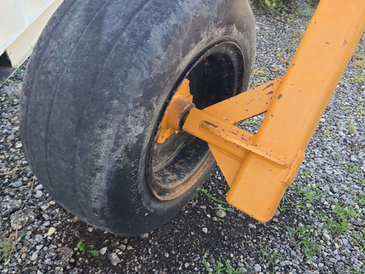hurricane-side-arm-ditcher,-3pt,-big-1000pto,-3-hyd.-remotes,-rear-dolly-wheels,-side-counter-weight-image-7