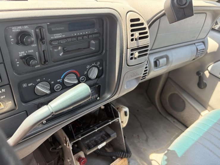 1997-chevrolet-2500-image-18
