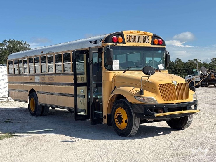 2009-ic-corporation-pb105-school-bus-image-2