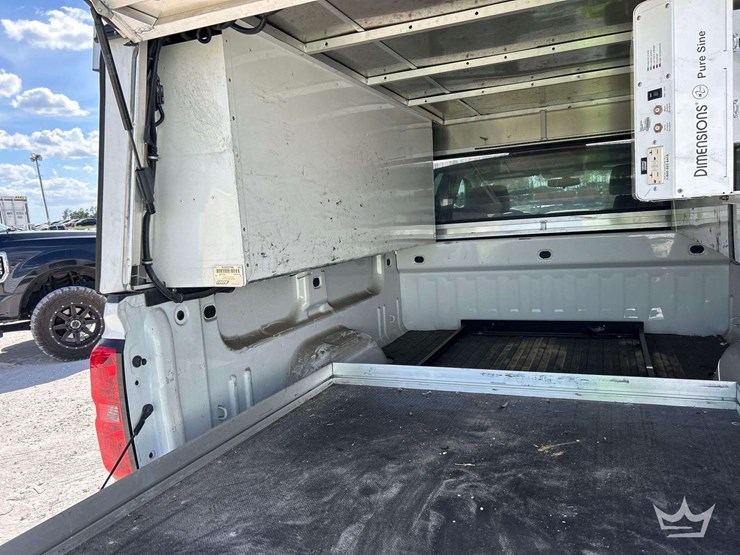2019-chevrolet-silverado-1500-image-25