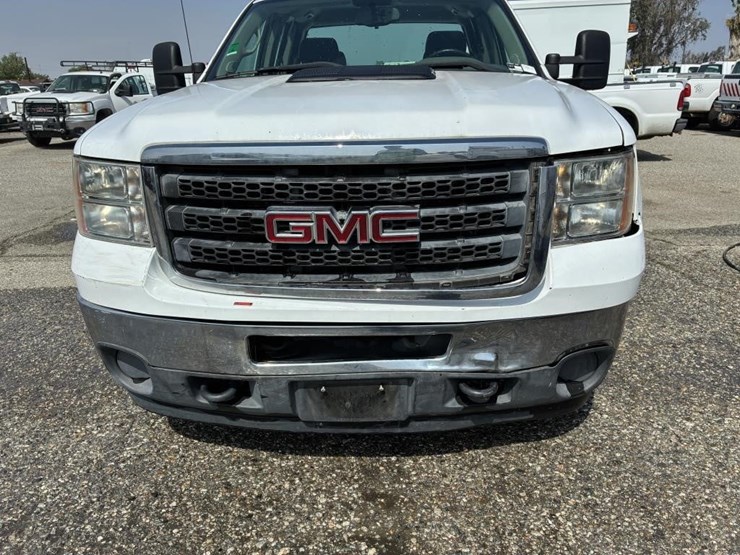 2012-gmc-2500hd-image-6