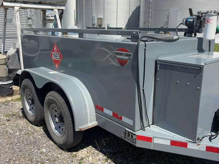 2023-thunder-creek-fuel-trailer,-990-gallon-of-fuel,-55-gallon-def-tank,-electric-pump-1-1/2''-hose,-tandem-axle,-spare-tires,-bumper-hitch-image-3