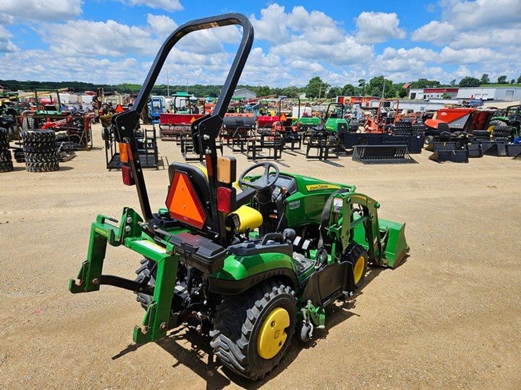 john-deere-1025r-image-5