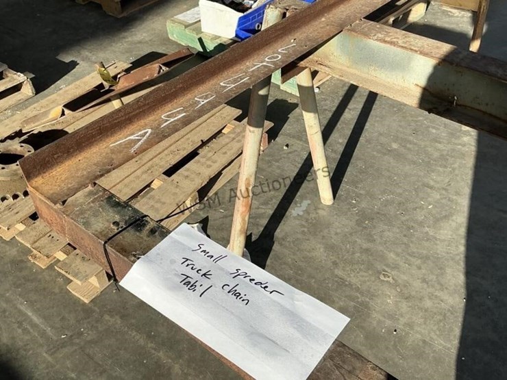 small-spreader-truck-chain-table-image-6