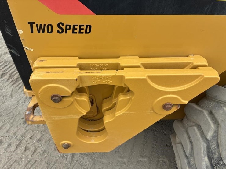 2016-caterpillar-272d2-image-14