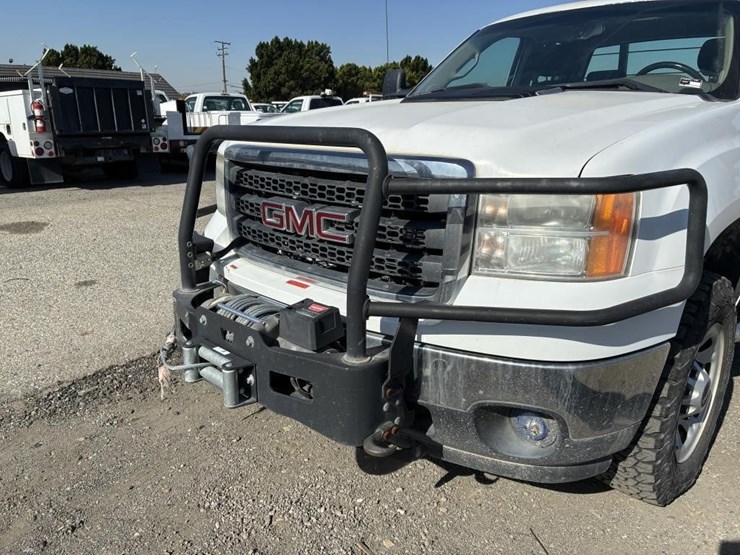 2012-gmc-sierra-3500-image-12