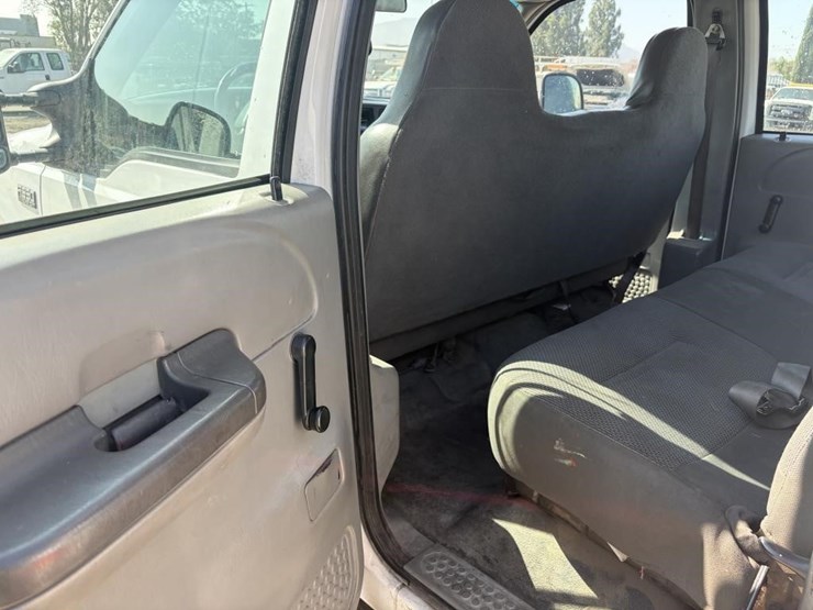 2002-ford-f350-image-12