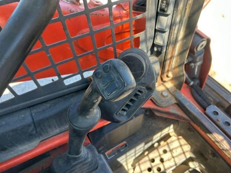 2018-kubota-ssv65-image-22