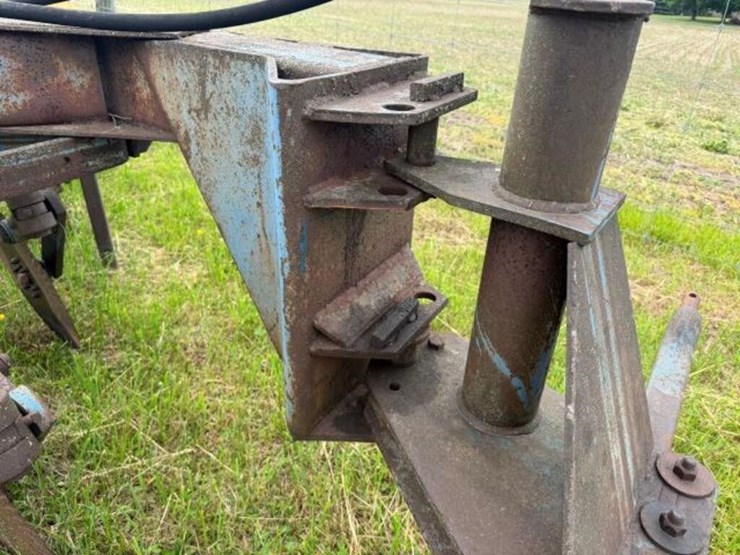 white-5-furrow-plow-image-19