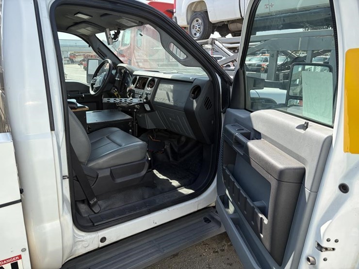 2012-ford-f550-image-16