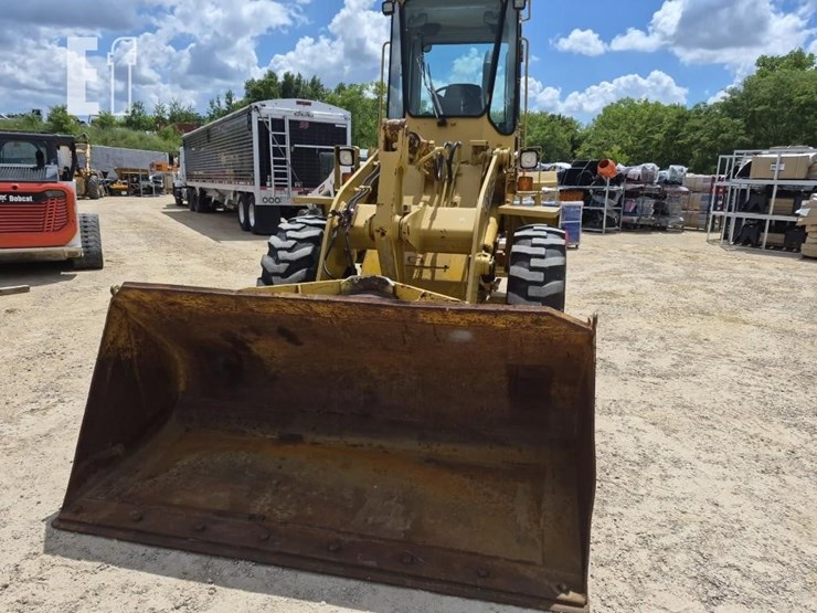 1989-deere-344e-image-9
