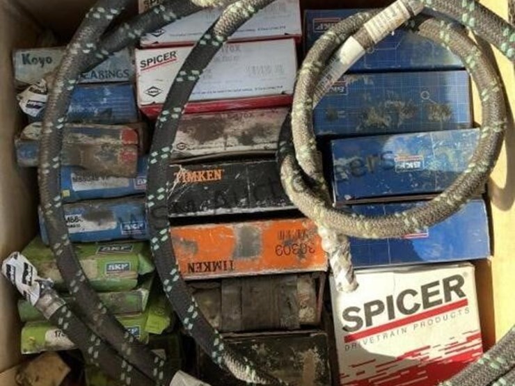 pallet-of-international-spreader-truck-bearing,-image-8