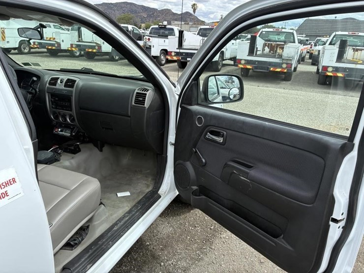2011-chevrolet-colorado-image-9