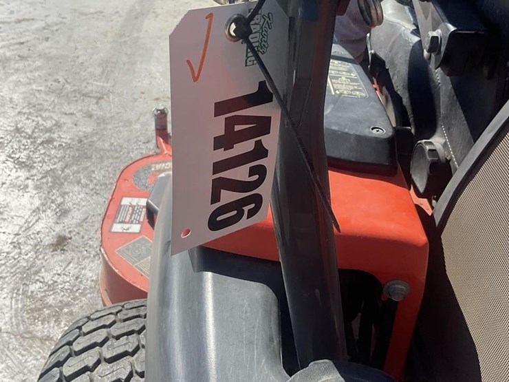 2010-kubota-zd326-image-15