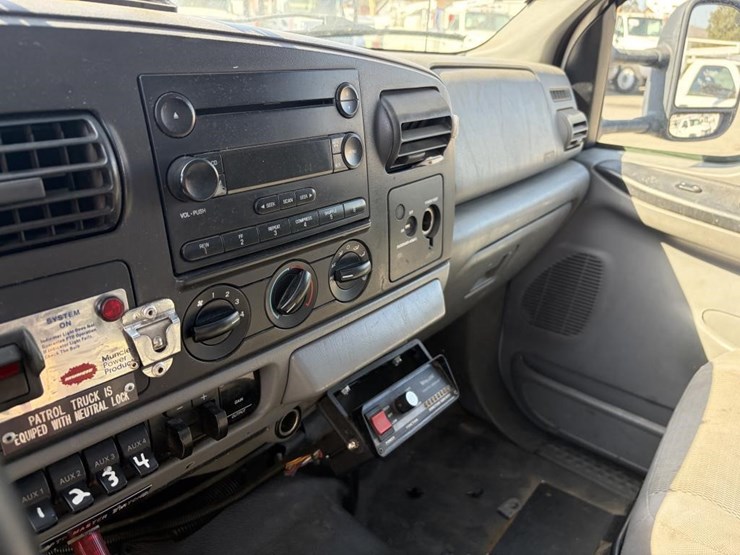 2006-ford-f450-xl-image-21