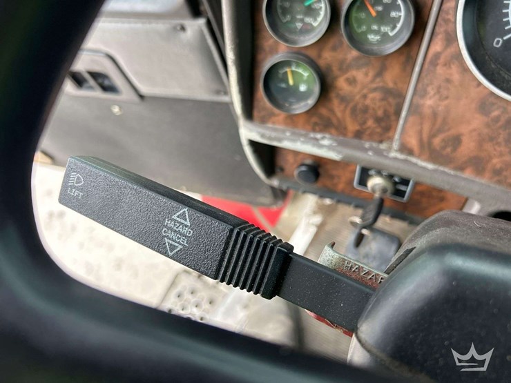 2002-kenworth-t300-image-13