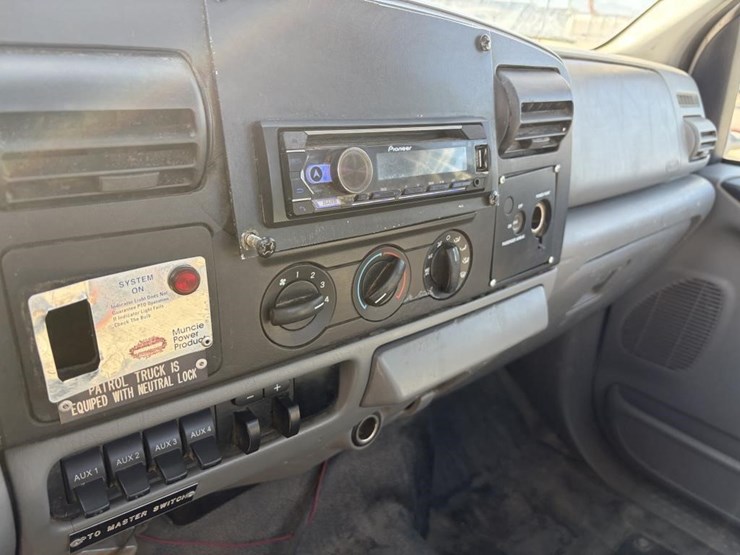 2006-ford-f450-image-17