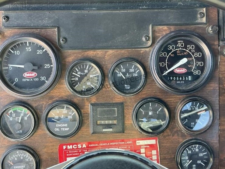 1999-peterbilt-379-image-18